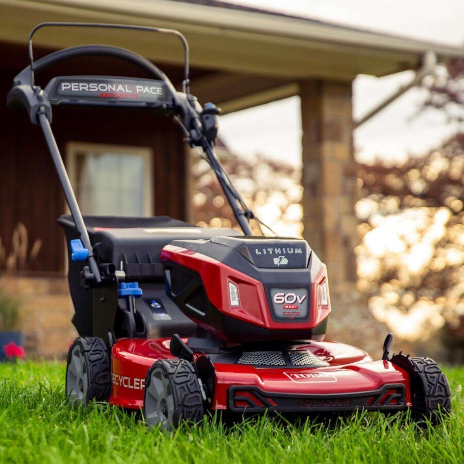 Toro 60V Max 22 in. Recycler Personal Pace Mower - Image 3