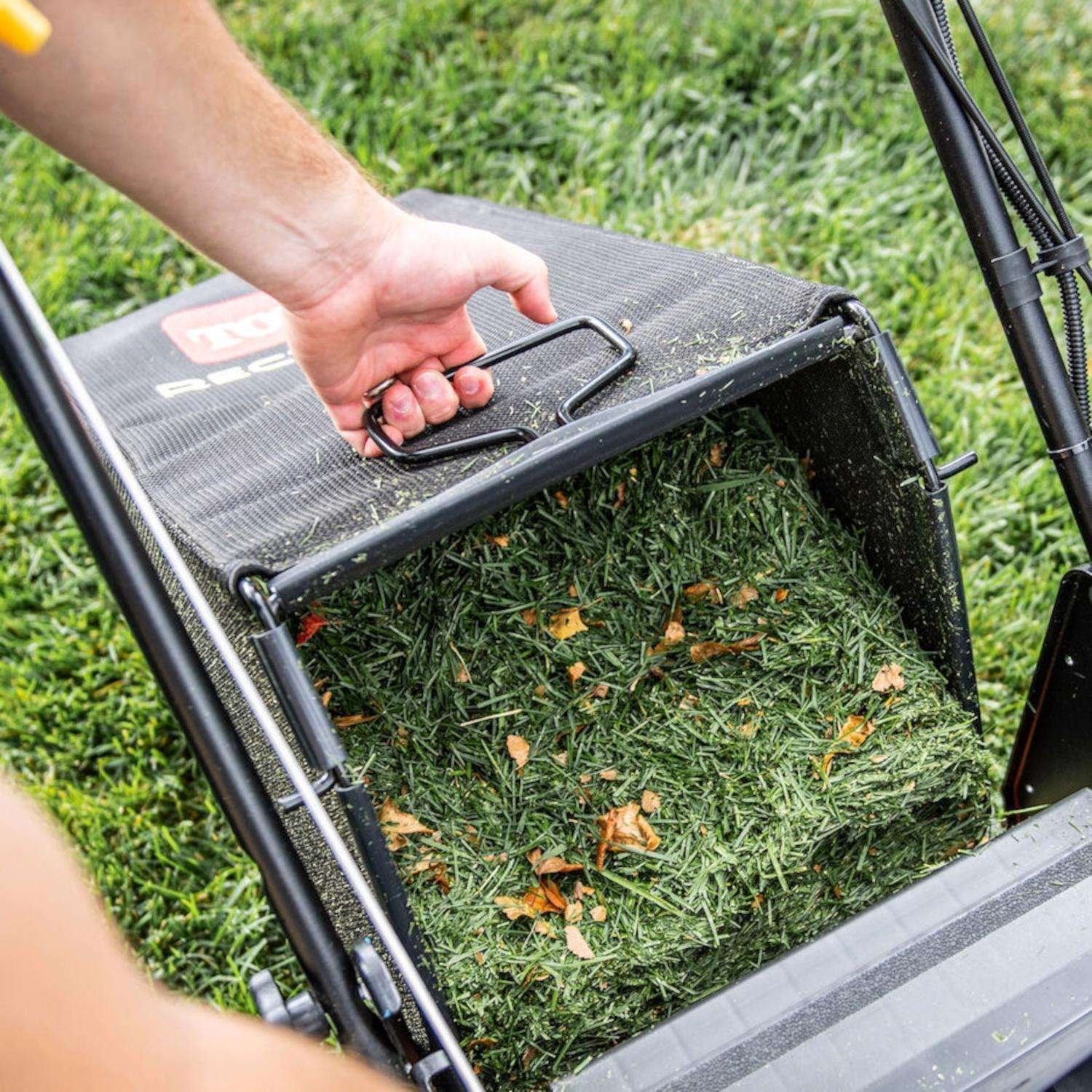 Toro 60V Max 22 in. Recycler Personal Pace Mower - Image 2