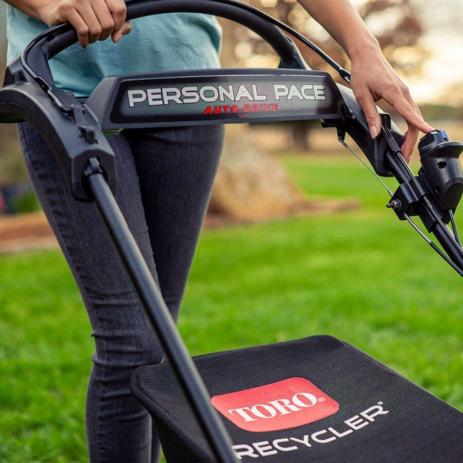 Toro 60V Max 22 in. Recycler Personal Pace Mower - Image 4