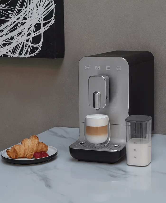 Smeg Bean to Cup Coffee Machine BCC13EGMUK - Image 2