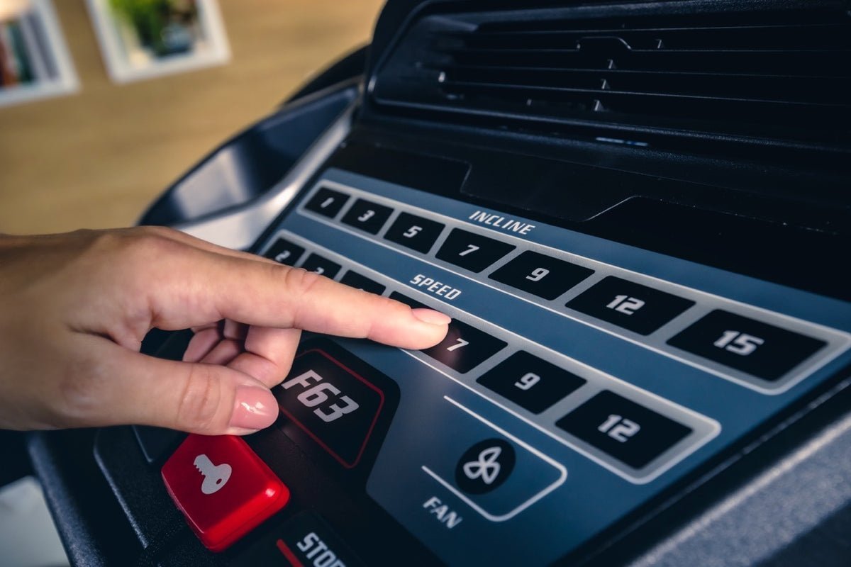 Sole F63 Treadmill - Image 4