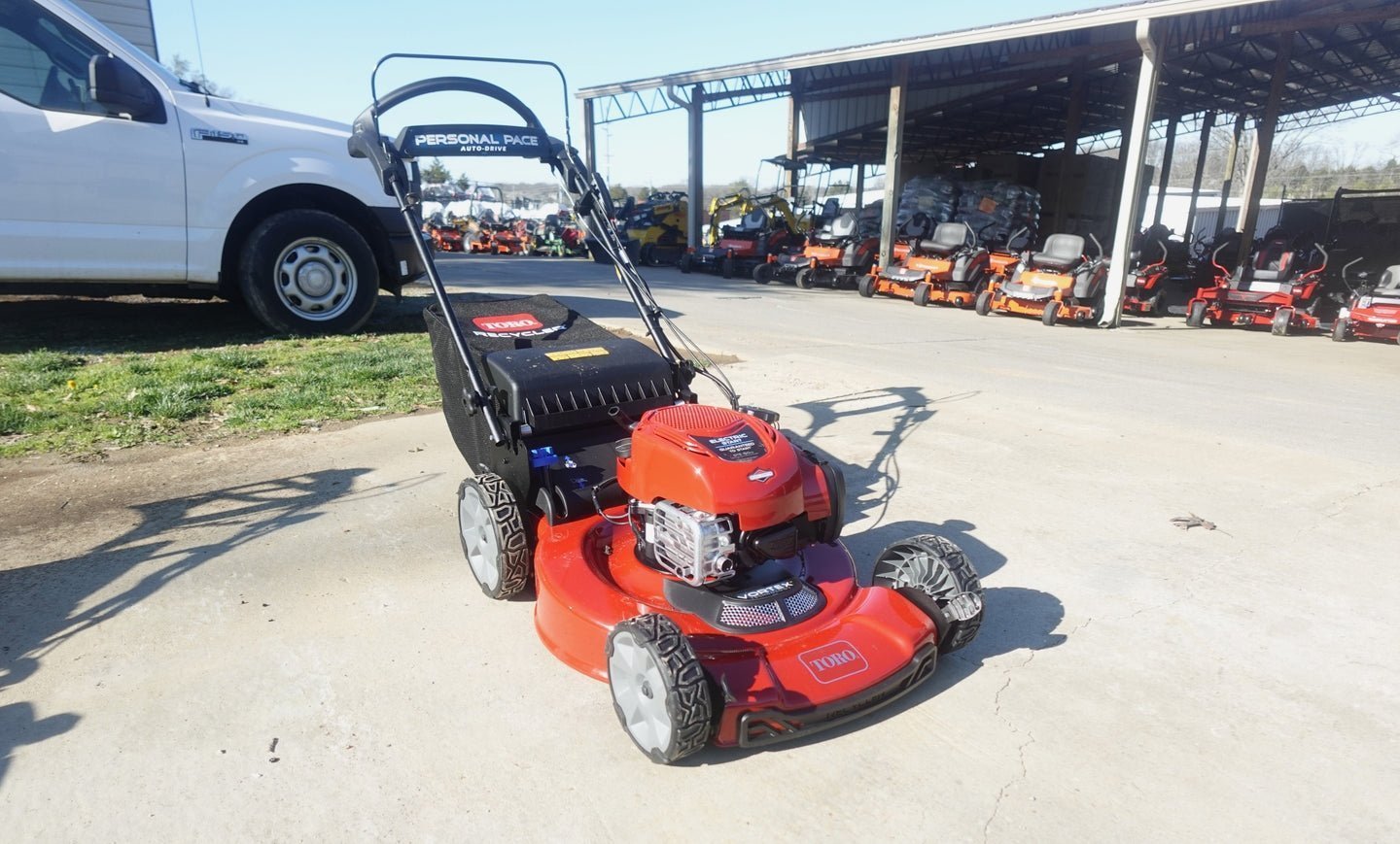 Toro 22 in. Recycler SmartStow Electric Lawn Mower - Image 4