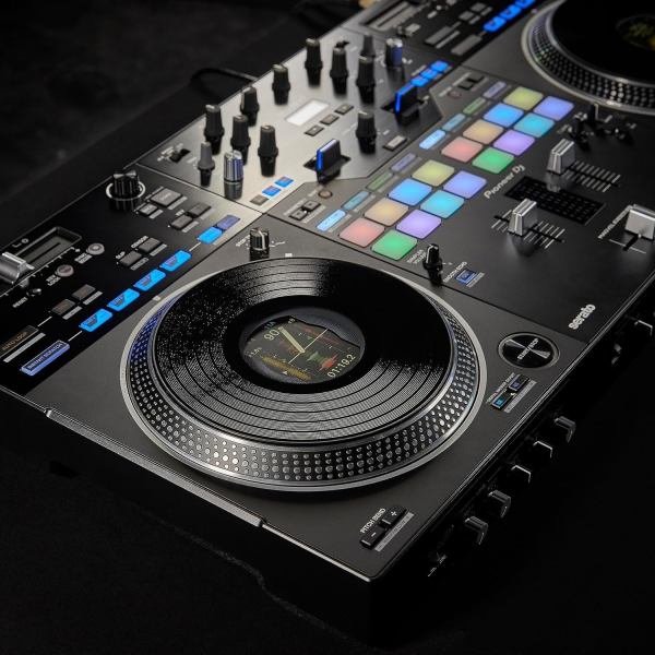 Pioneer DJ DDJ-REV7 DJ Controller - Image 14