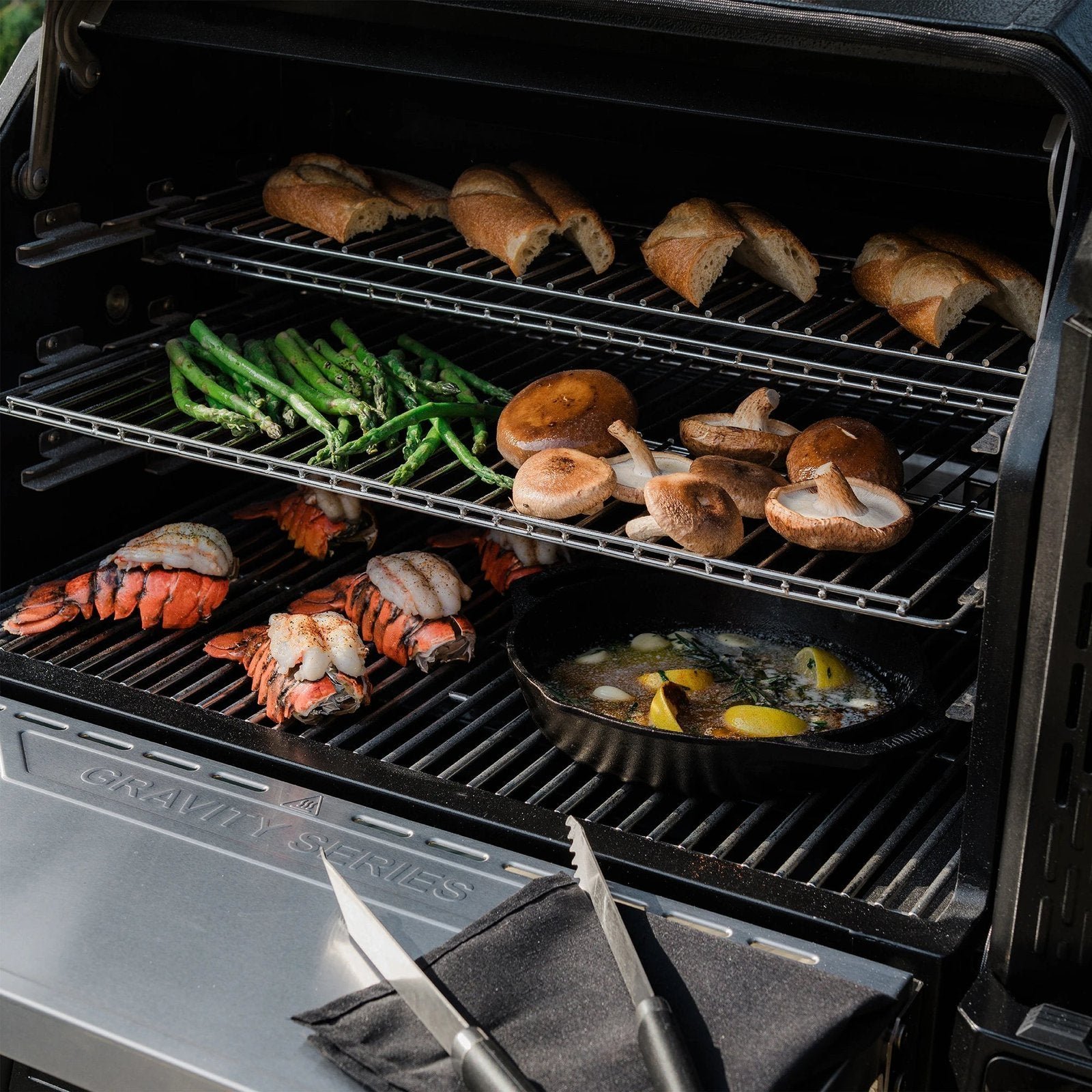 Masterbuilt Gravity Series XT Digital Charcoal Grill and Smoker - Image 5