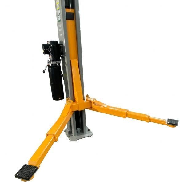 Triumph 11K 2 Post Clearfloor Lift with Single Side Release - Image 7
